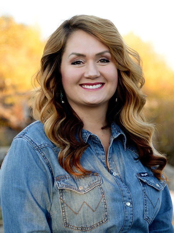 Brandi Warnke Headshot2024 (1)